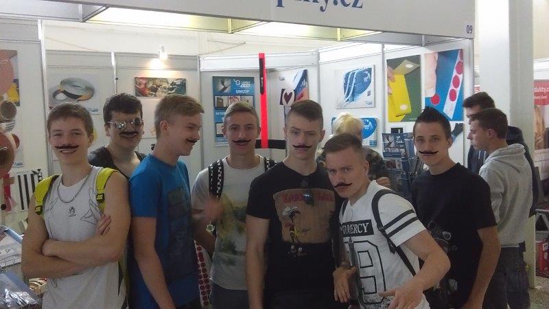 Kníry pro Velkou Movembrovou Revoluci