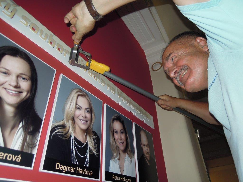 Lepení obrazů v divadle